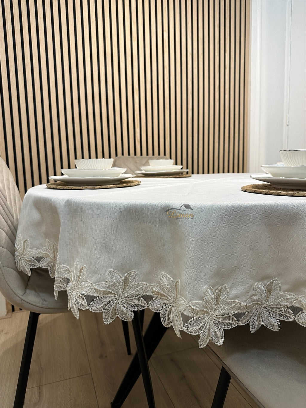 Artemis Tablecloth Cream 1 Piece