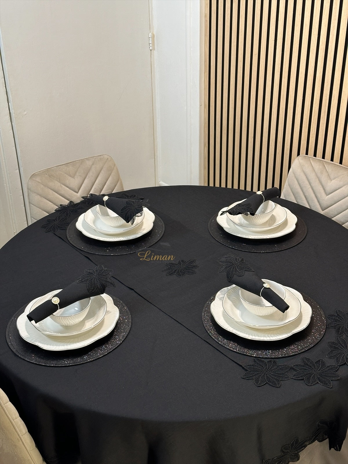 Artemis Tablecloth Set with Server Black 18 Pieces