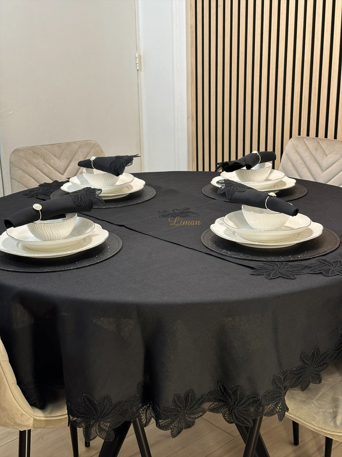 Artemis Tablecloth Set with Server Black 18 Pieces