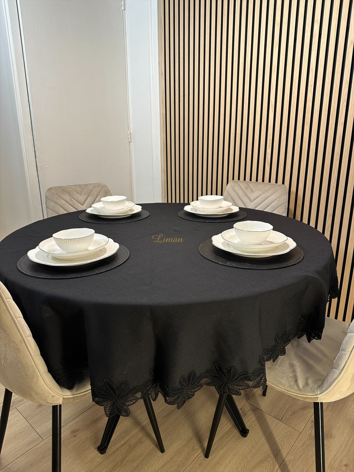 Artemis Tablecloth Black 1 Piece