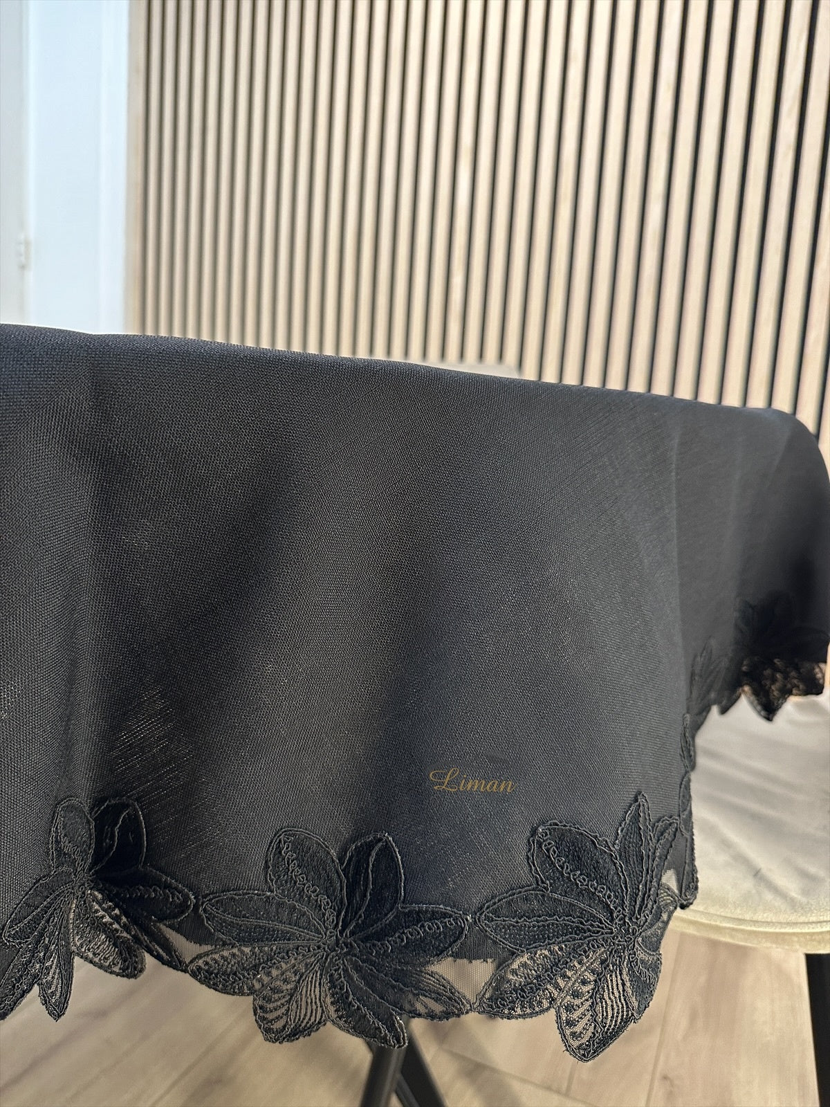 Artemis Tablecloth Black 1 Piece