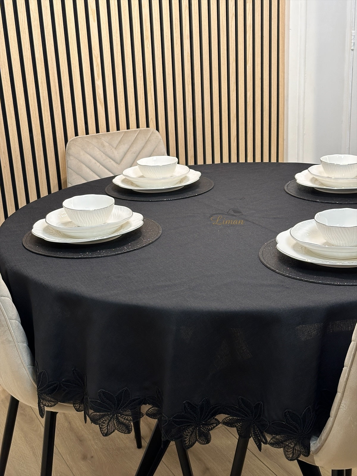 Artemis Tablecloth Black 1 Piece